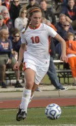 Junior Shayla Mutz used a diving header to record Illinois' second goal of the contest on Saturday afternoon.