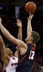Meyers Leonard shoots against Wisconsin.