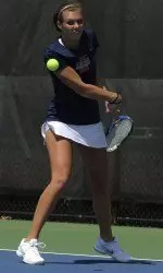Junior Rachael White clinched the Illinois victory with a two-set win at the No. 5 spot.