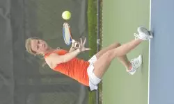 Senior Amy Allin turned in her second win of the weekend with a straight-set victory on Sunday.