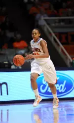 Adrienne Godbold scored a game-high 20 points in Illinois' 65-47 win over Northwestern.