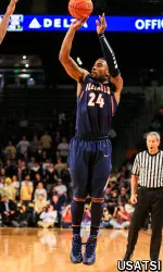 Rayvonte Rice (24) shoots the ball. (Daniel Shirey-USA TODAY Sports)