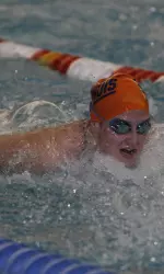 Emma Williams clocked two personal bests and won the 200 IM on Friday.