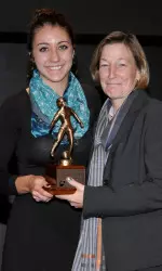 Illinois head coach Janet Rayfield announced the addition of the Ohio Player of the Year Abby Elinsky to the Illini squad as an early enrollee.