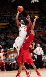 Rayvonte Rice contributed with 10 points for the Fighting Illini Wednesday night.