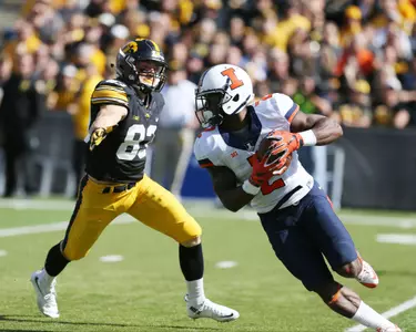 V'Angelo Bentley - Illinois at Iowa - 2015