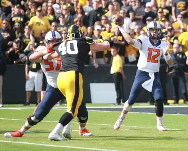Wes Lunt - Illinois at Iowa - 2015
