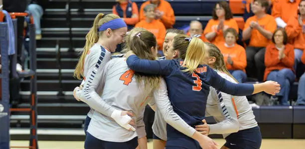 Team Huddle vs. IU