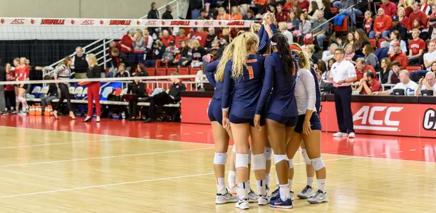 VB - Team Huddle vs. Louisville NCAA