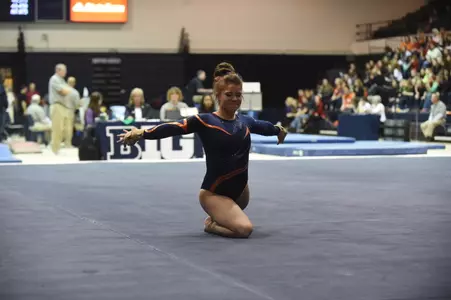 Jordyn Givens at the Illini's meet vs. Oklahoma on 2/27/15.