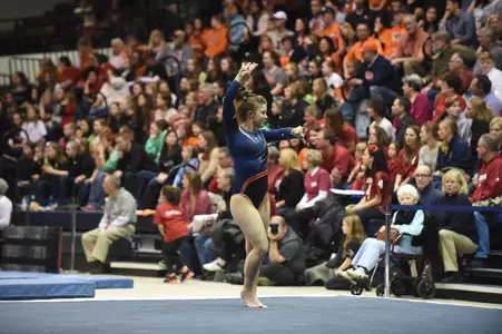Jordyn Givens at the Illini's meet vs. Oklahoma on 2/27/15.