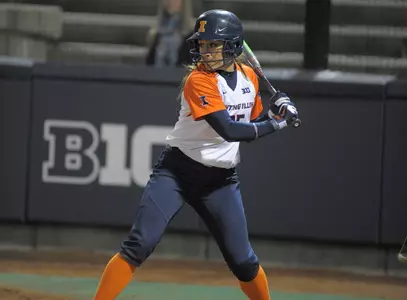 Carly Thomas, bat, Minnesota