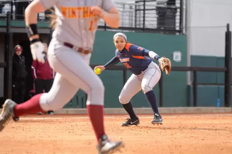 Shelese Arnold, Winthrop, throw