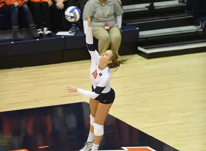Danielle Davis, Iowa State, serve