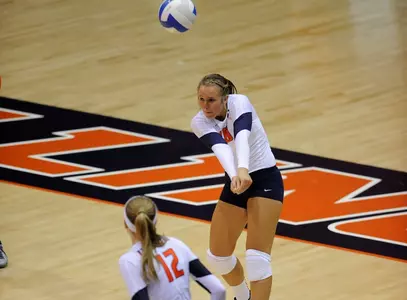 Danielle Davis, LBSU, dig