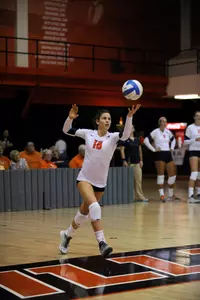 Allison Palmer, LBSU, serve