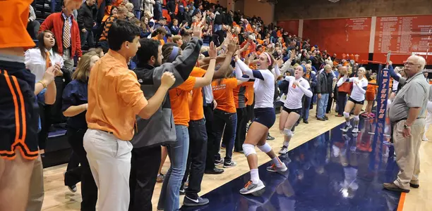 Alexis Viliunas, team, crowd