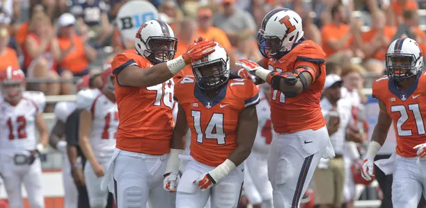 Eric Finney Celebrates - Illinois Football 2014