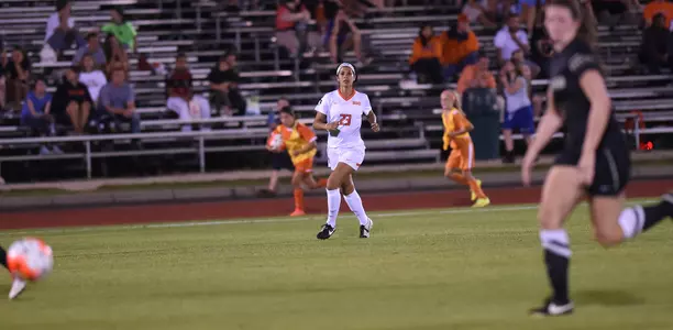 Anastasia Medellin - Illinois Soccer vs. Oakland 2015