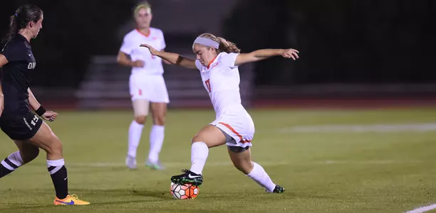 Emily Osoba - Illinois Soccer vs. Oakland 2015