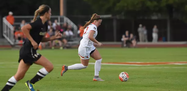 Jannelle Flaws - Illinois Soccer vs. Oakland 2015