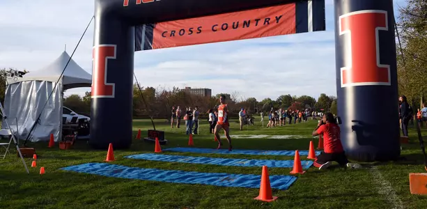 Alex Gold Illini Open Finish Line