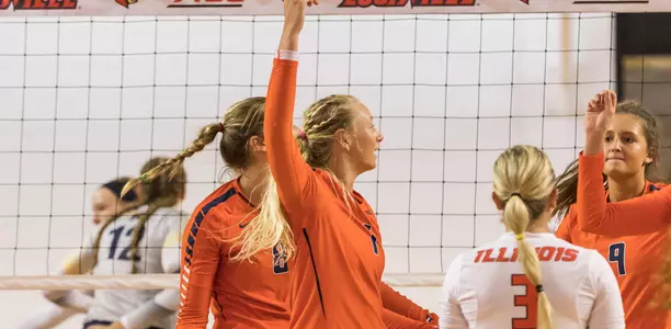 Jordyn Poulter - Illinois Volleyball vs. Kent State - Sept. 1, 2017