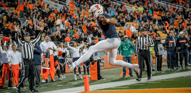 quarterback AJ Bush of the Illinois Fighting Illini touchdown celebrationIllinois Football vs. Minnesota in ChampaignNovember 03, 2018Photo Credit: Mark Jones / Illinois Athletics