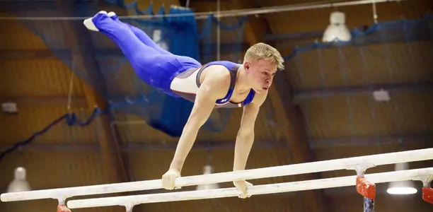 MGYM Hamish Carter Signee Pic