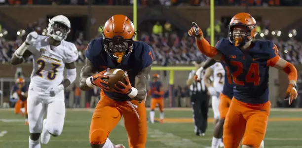 NCAA Football: Western Illinois at Illinois