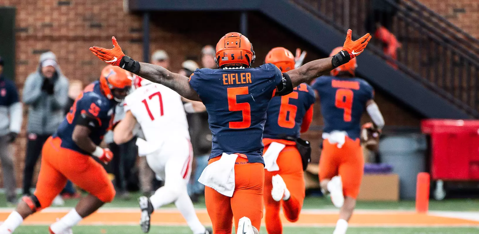 Illinois Fighting Illini linebacker Milo Eifler (5)Illinois Football vs. Rutgers in Champaign, IllinoisNovember 02, 2019