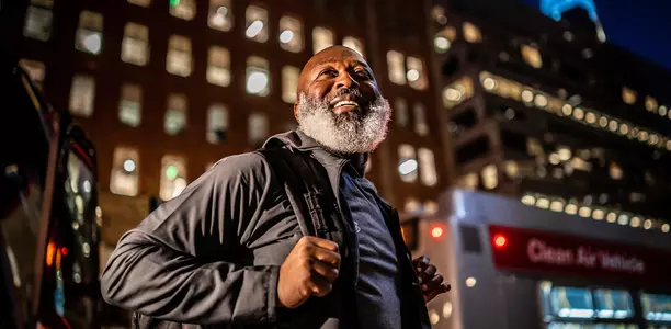 Lovie Smith arrives in San Francisco