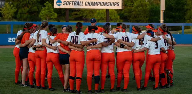 SB - Illini Team Huddle