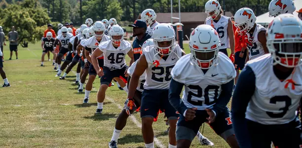 Training Camp Practice Stretch 2019