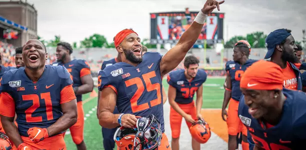Illinois Fighting Illini running back Ra'Von Bonner (21), Illinois Fighting Illini running back Dre Brown (25)Illinois Football vs. Akron in Champaign, IllinoisAugust 31, 2019