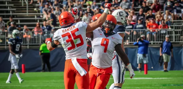 Illinois Fighting Illini linebacker Jake Hansen (35), Illinois Fighting Illini linebacker Dele Harding (9)Illinois Football at Connecticut in East Hartford, ConnecticutSeptember 07, 2019