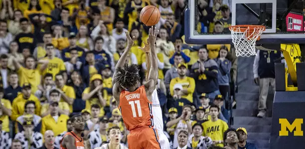 Ayo Dosunmu game-winner at Michigan Jan. 25, 2020