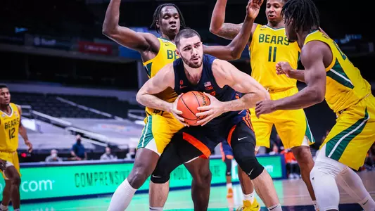 Giorgi Bezhanishvili (15)Illinois Fighting Illini Men's Basketball vs. Baylor - 12/2/20