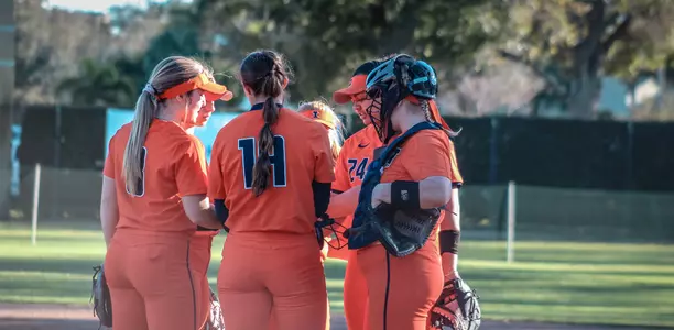 SB - Huddle at NFCA Leadoff Classic