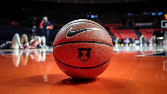 ballIllinois Fighting Illini Women's Basketball vs. Valparaiso - 12/2/20