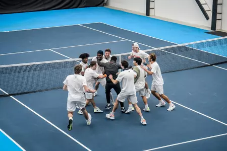 Illini Celebrate Win over USC