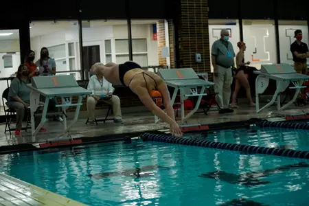 Abby Martin Dive