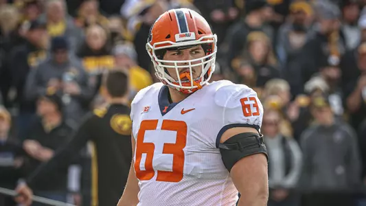 Offensive Lineman Alex Palczewski (63)Illinois Fighting Illini Football vs. Iowa - 11/20/21