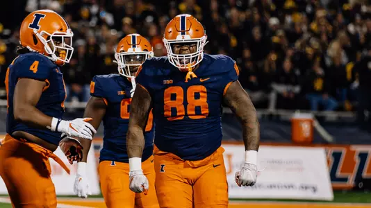 Keith Randolph Jr. (88)Illinois Fighting Illini Football vs. Iowa - 10/9/2022