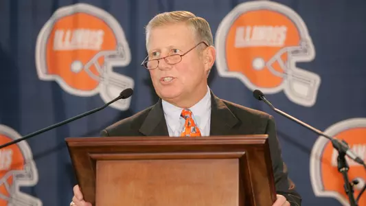 7 December 2004: Illinois announced Ron Zook as their new head football coach at a press conference in Champaign, Il. Mandatory Credit: Photo © Mark Cowan