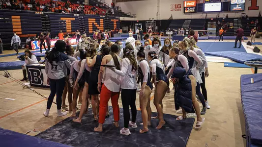 WGym Huddle vs Minn 2/6/22