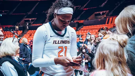 Aicha Ndour signing autographs