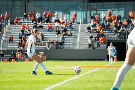 Illini Fall to No. 25 Nebraska in Season Finale Image