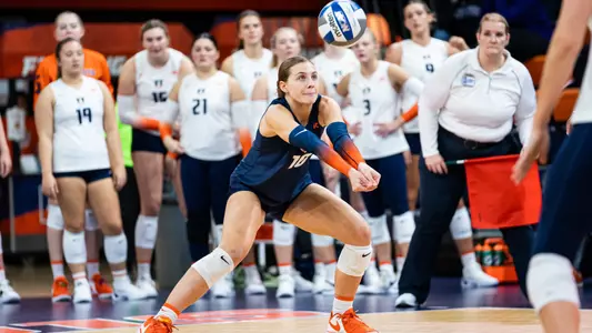 CHAMPAIGN, IL - November 01, 2023 - Illinois Libero/Defensive Setter Caroline Barnes (#10) during the match between the Northwestern Wildcats and the Illinois Fighting Illini at Huff Hall in Champaign, IL. Photo By Kevin Snyder