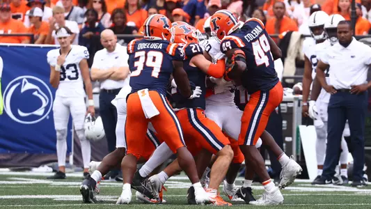 Illinois vs Penn State team tackle